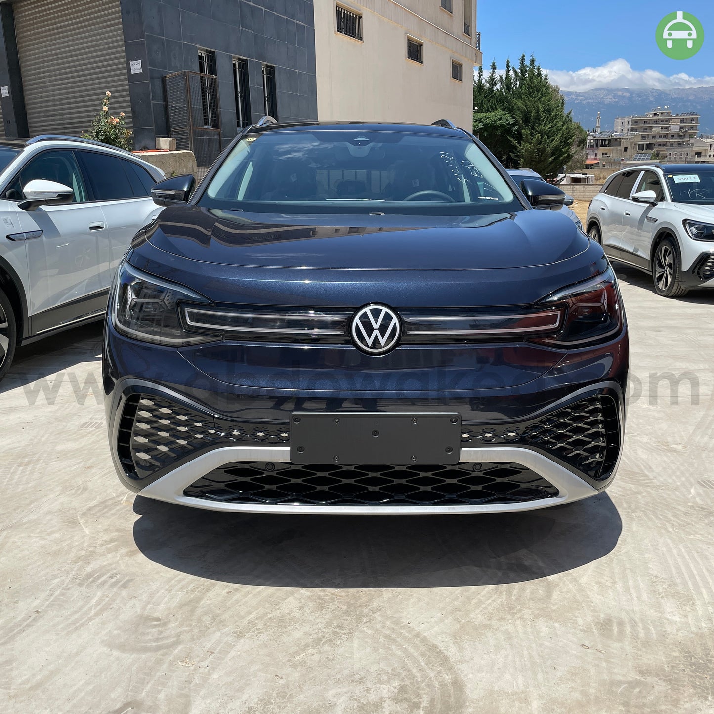 VW ID6 Crozz Pure+ 2022 7-Seater Dark Blue Color 550km Range/Charge Fully Electric Car (New - 0KM)