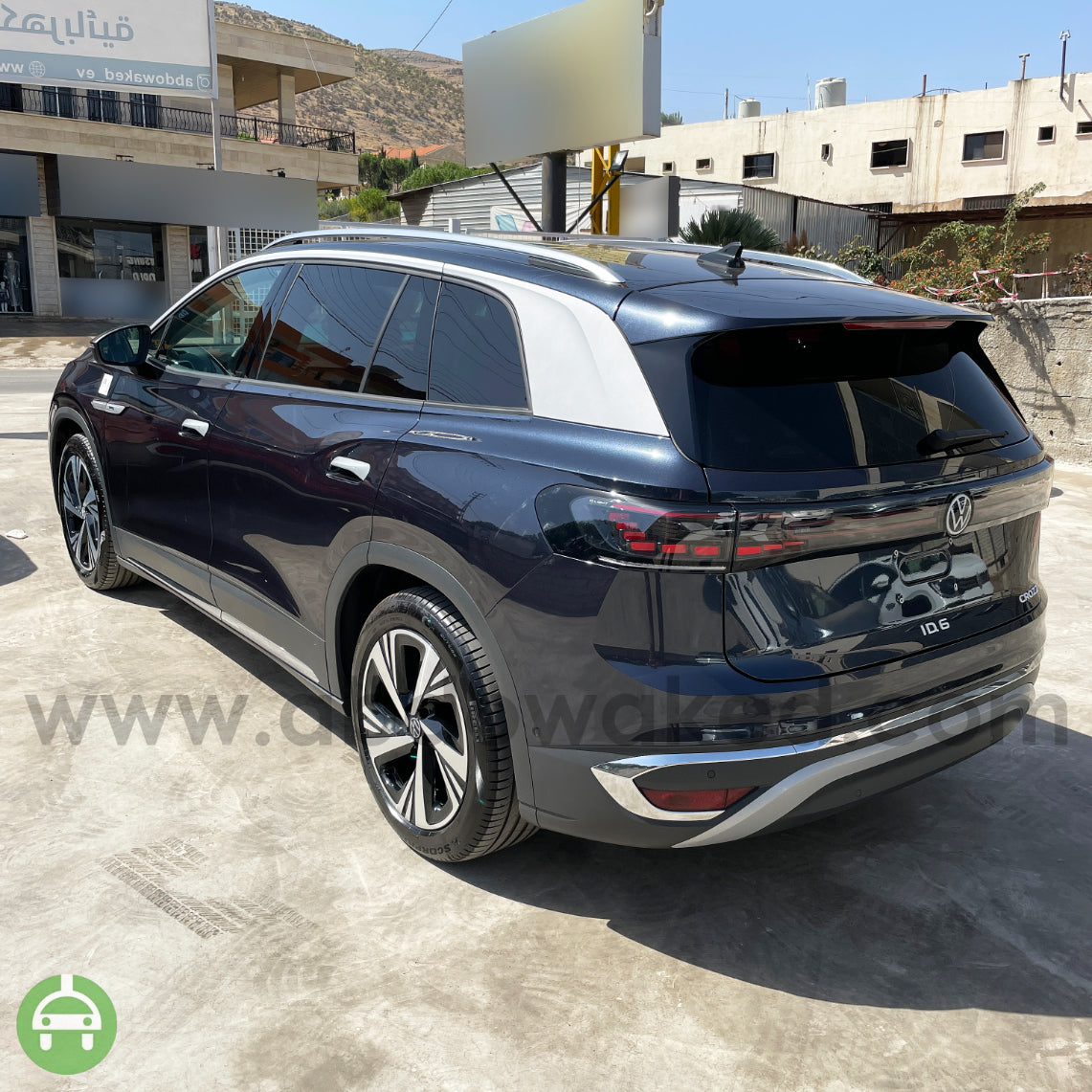 VW ID6 Crozz Pro VIP Edition 2022 6-Seater Dark Blue Color 601km Range/Charge Fully Electric Car (New - 0KM)